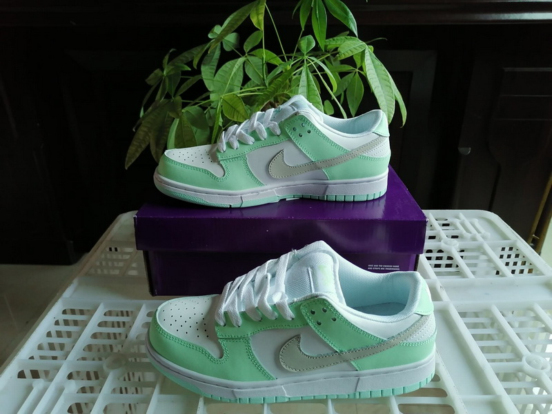 Nike SB Dunk Low Women Shoes 524