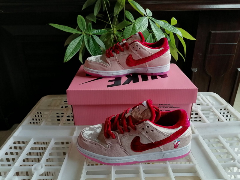 Nike SB Dunk Low Women Shoes 531