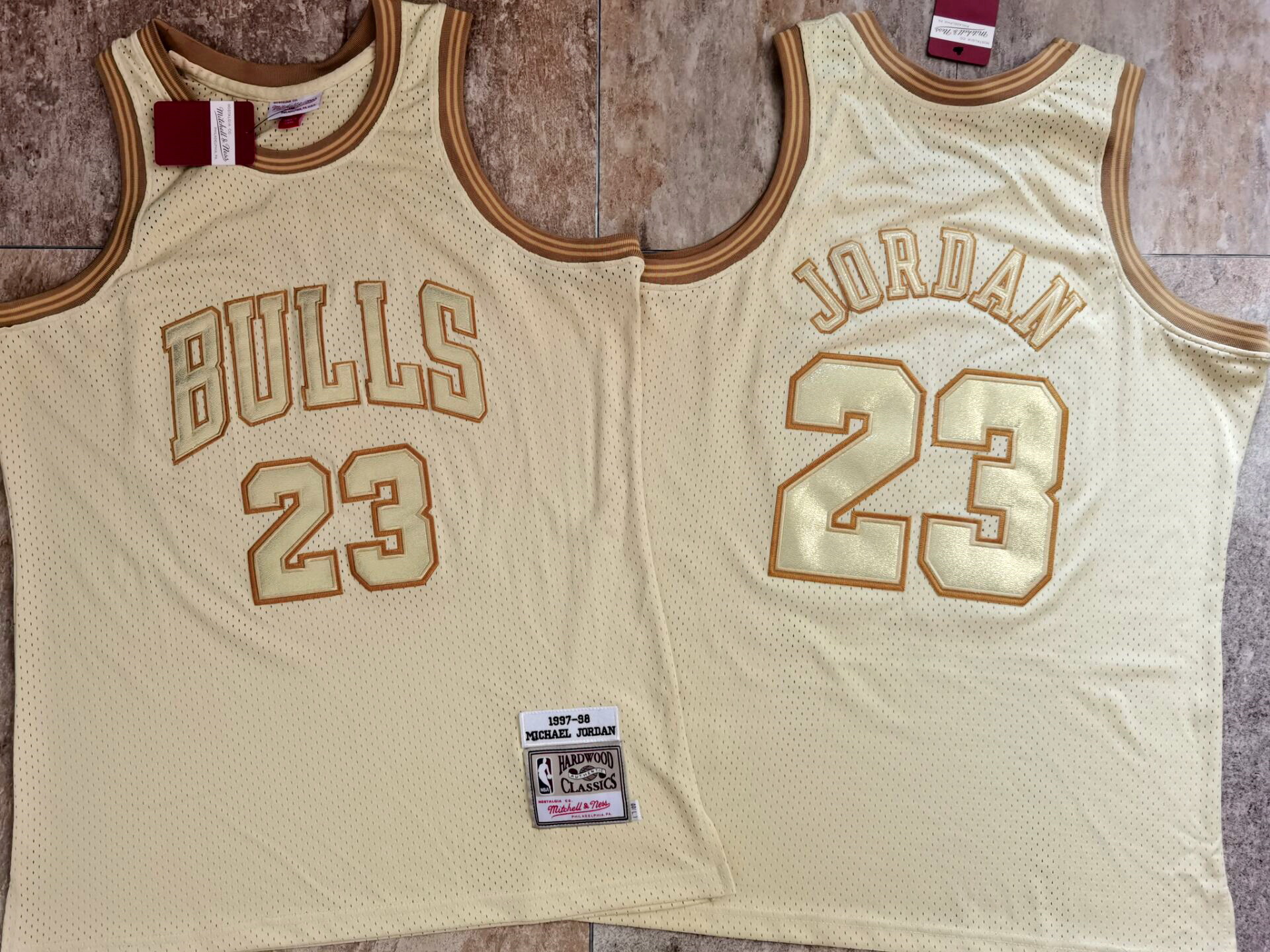 Men Chicago Bulls 23 Michael Jordan Cream 1997 98 Hardwood Classics Jersey